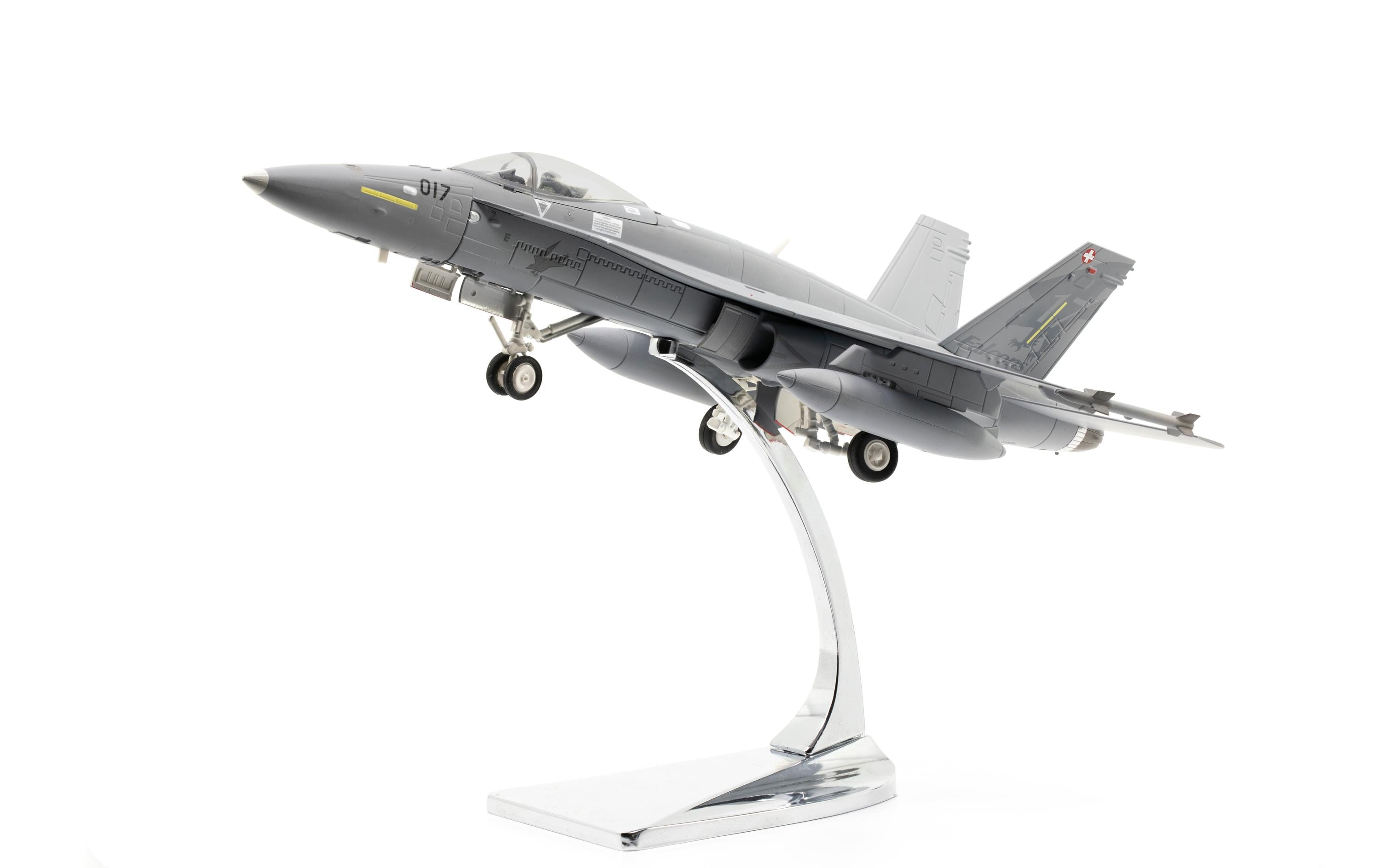 F/A-18C Hornet Falcons Staffel 17 J-5017 1:72Hornet Metallmodell