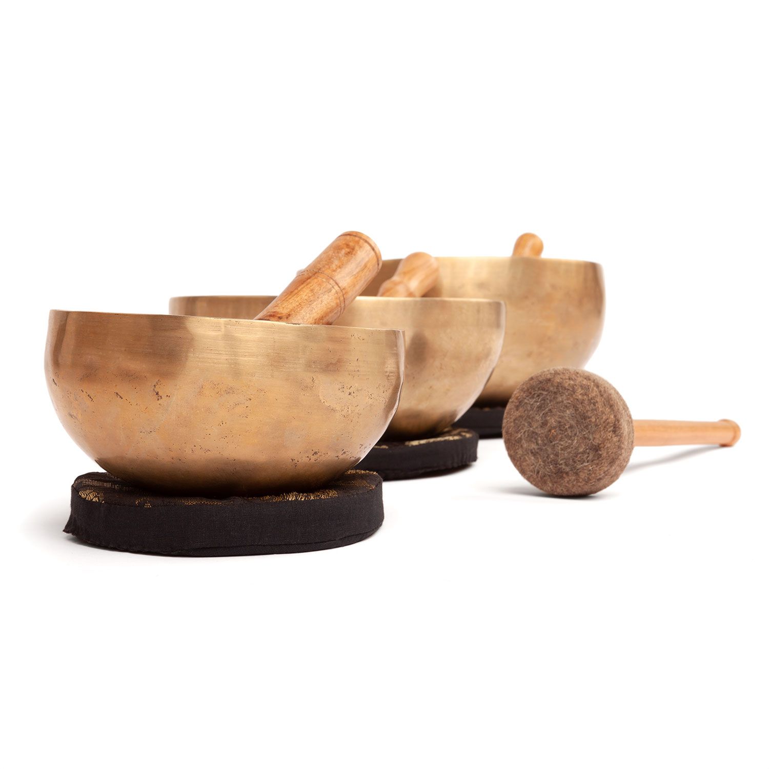 bodhi Klangschalen-3er-Set L: Klangschale M, L, XL, inkl. 3 Kissen, 3 Holzklöppel & 1 Filzklöppel
