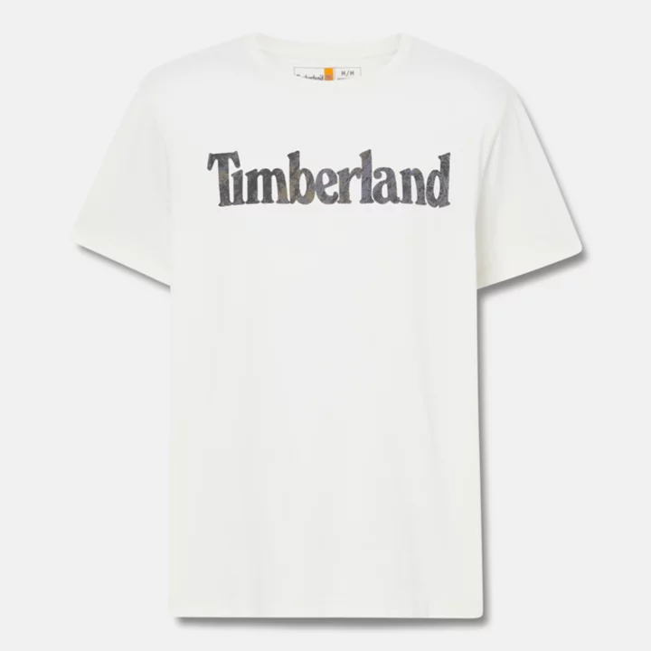 Camiseta masculina branca com estampa camuflada.