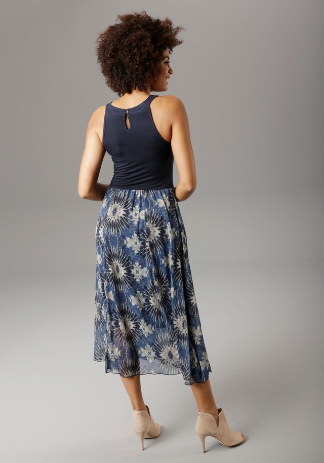 Aniston SELECTED Sommerkleid mit Batik-Druck