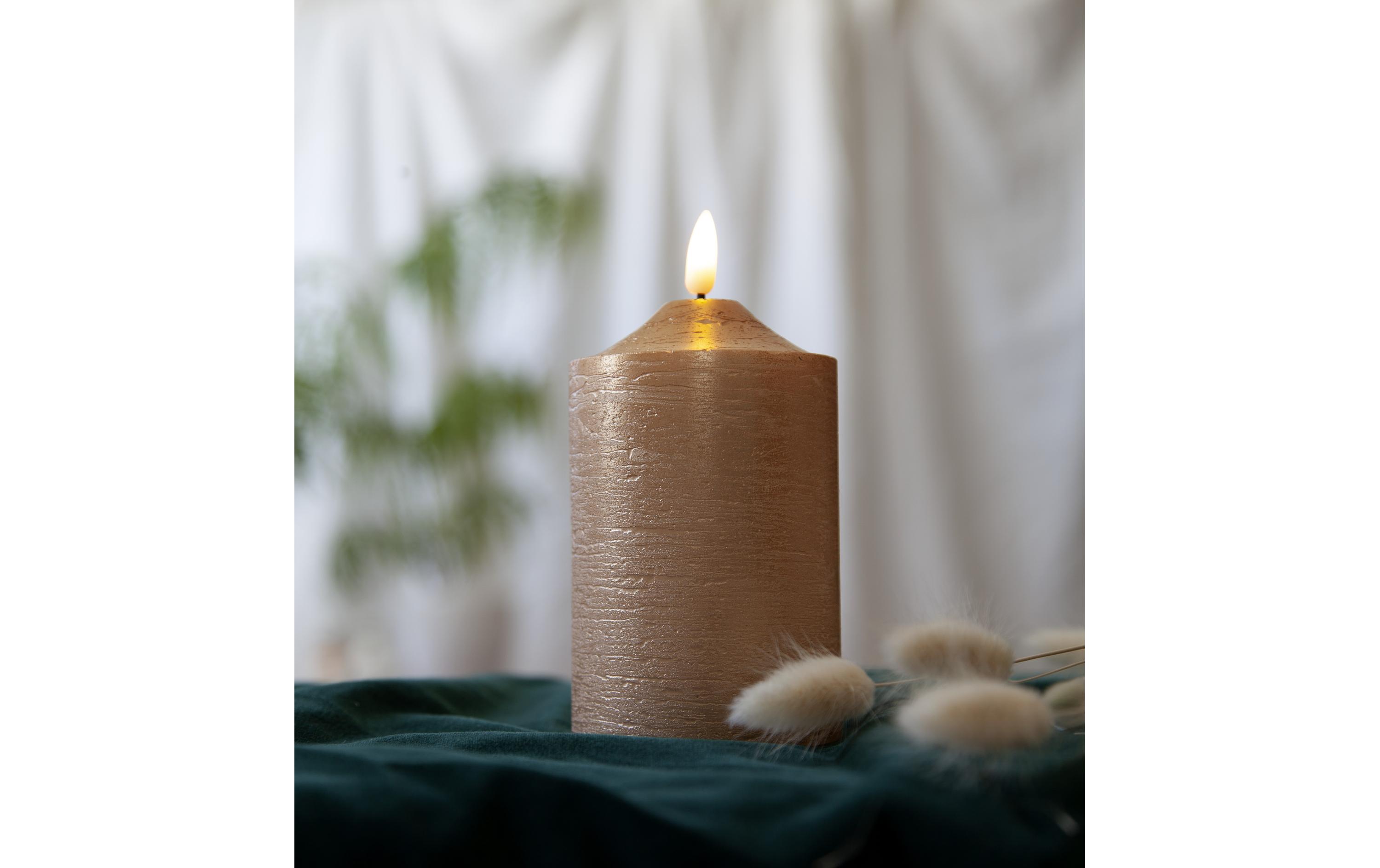 LED-Kerze Pillar Flamme Ø 7.5 x 15 cm, GoldLED Kerze aus Wachs