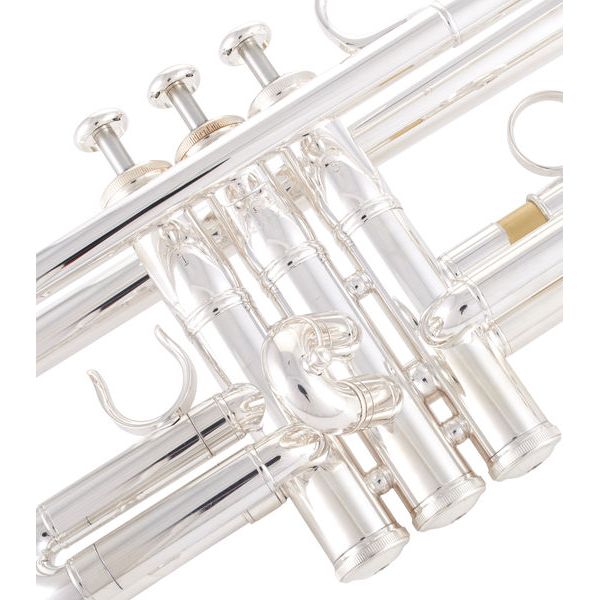 Yamaha YTR-8335S 04 Trumpet