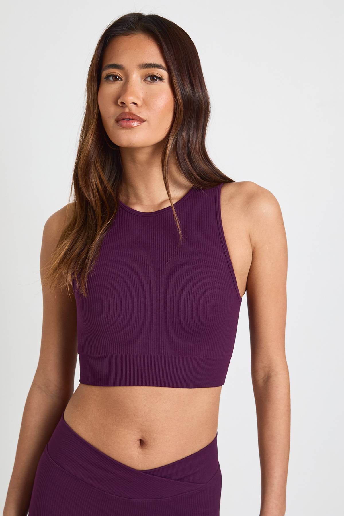 boohoo Haut Actif Sans Couture à Dos Nageur avec Bonnets Rembourrés Côtelés Galbants