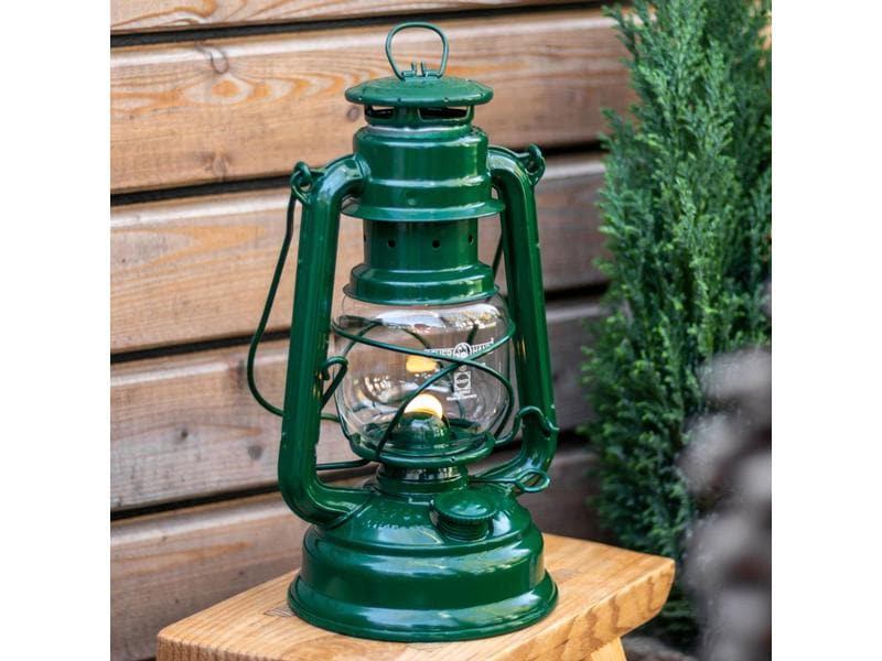 Feuerhand Laterne Baby Special 276, Moosgrün Zeitlose Outdoor-Beleuchtung