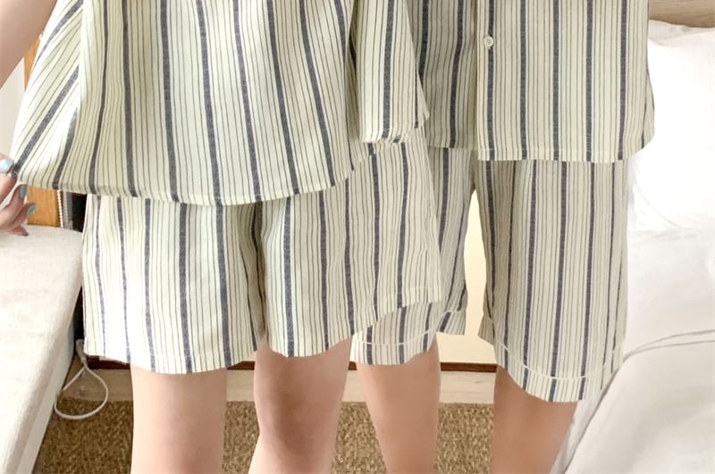 Tanee - Gestreepte pyjamatop met korte mouwen / Shorts / Mouwloze top / Set