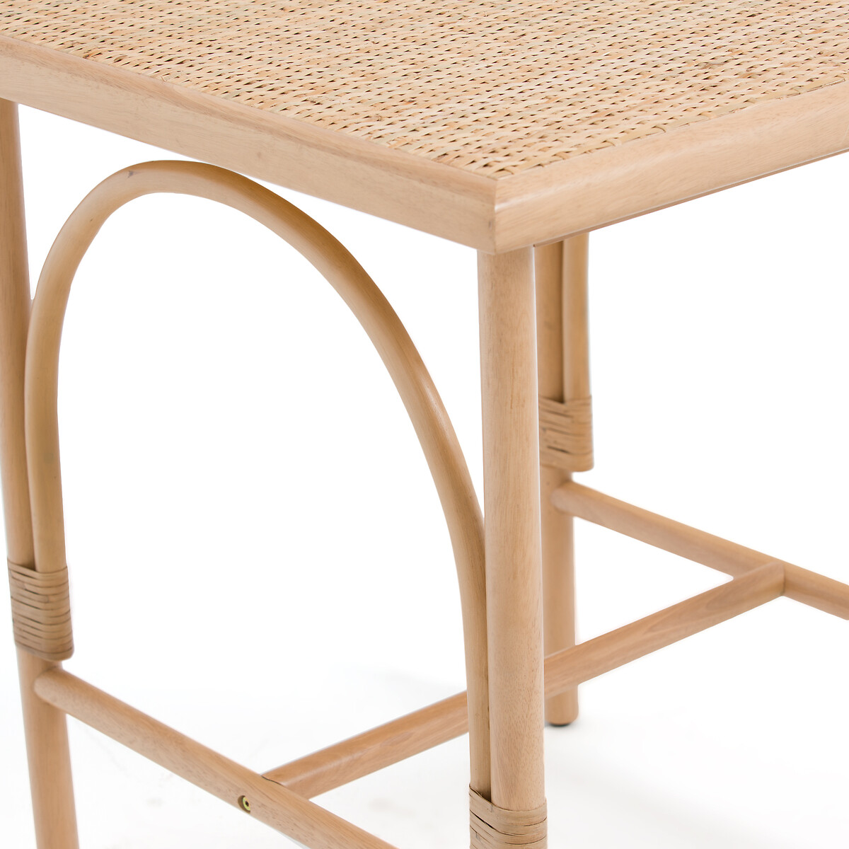 LA REDOUTE INTERIEURS<br>Mesa bistrô em hevea e vime, Medellín