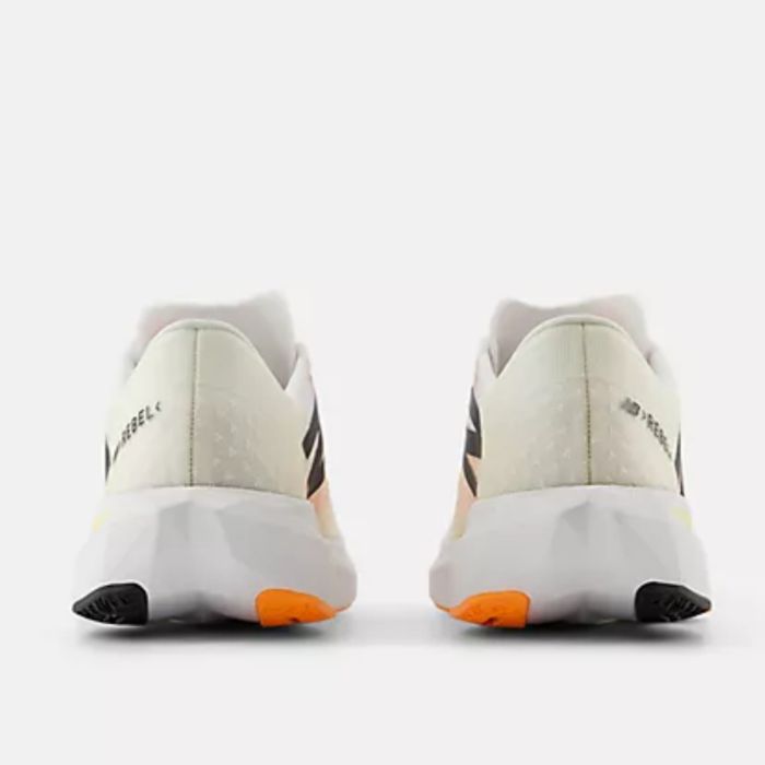 New Balance Herre Løbesko FuelCell Rebel V4 Hvid