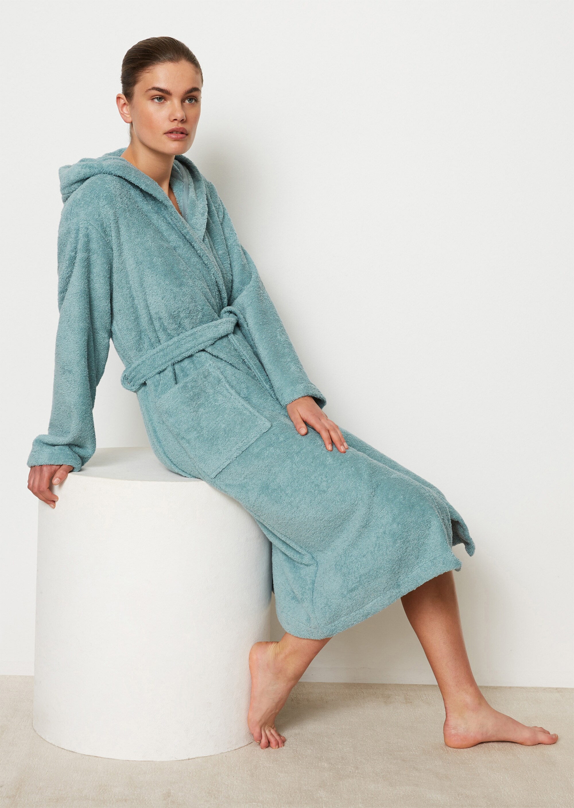 Damen-Bademantel Modell TIMELESS mit Kapuze