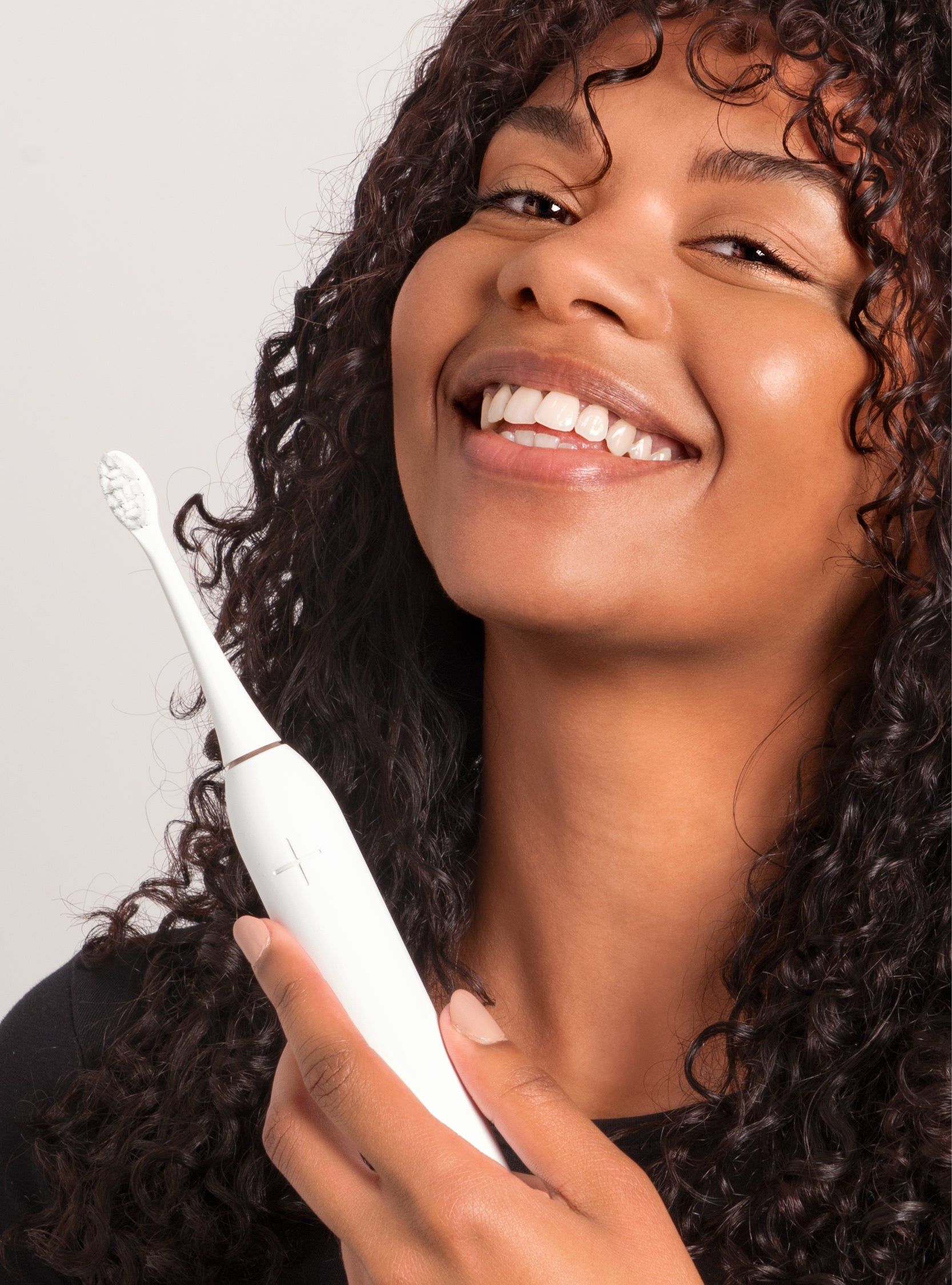 Wondersmile Schallzahnbürste Pro All White - Testsieger - 100 Tage risikofrei testen