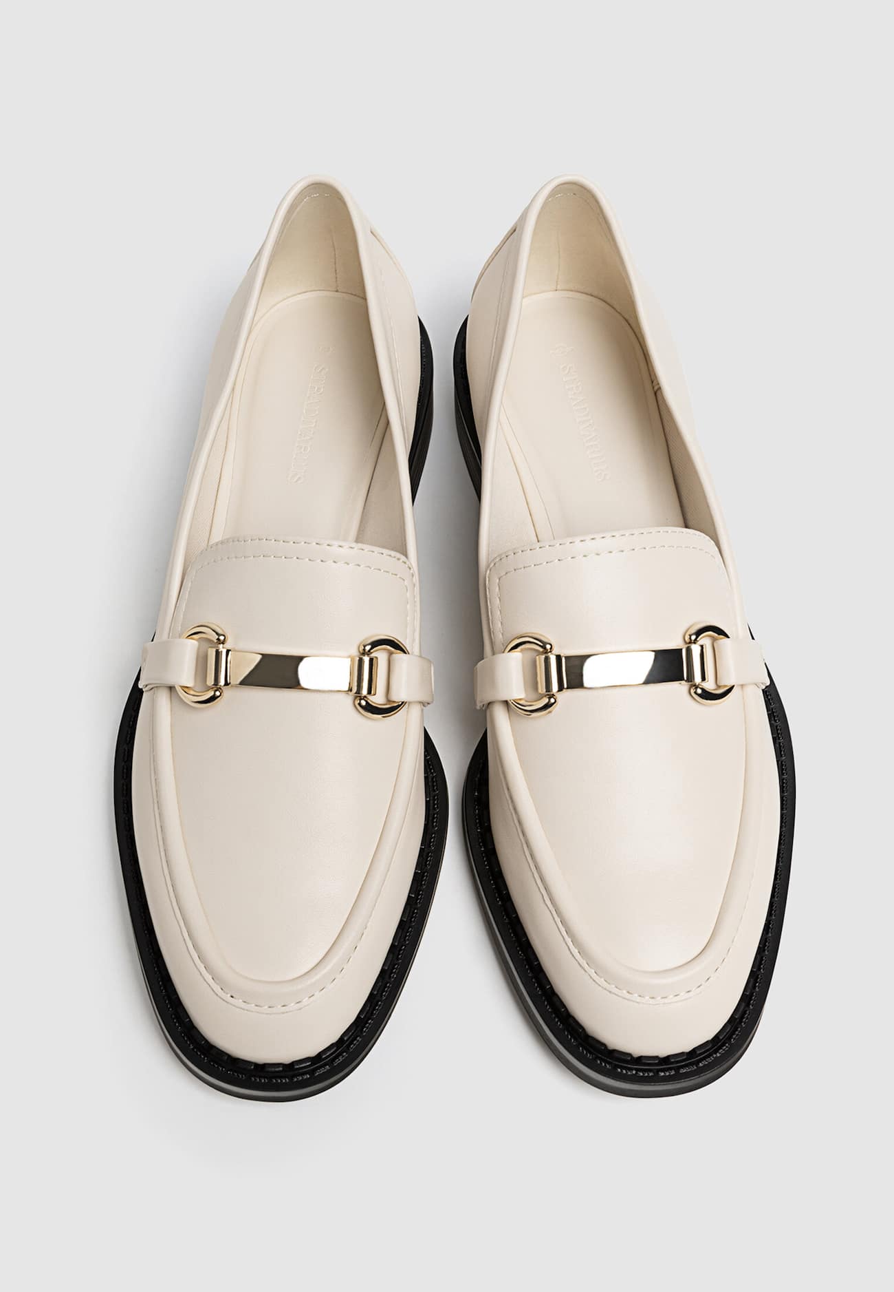 mocassins brancos
