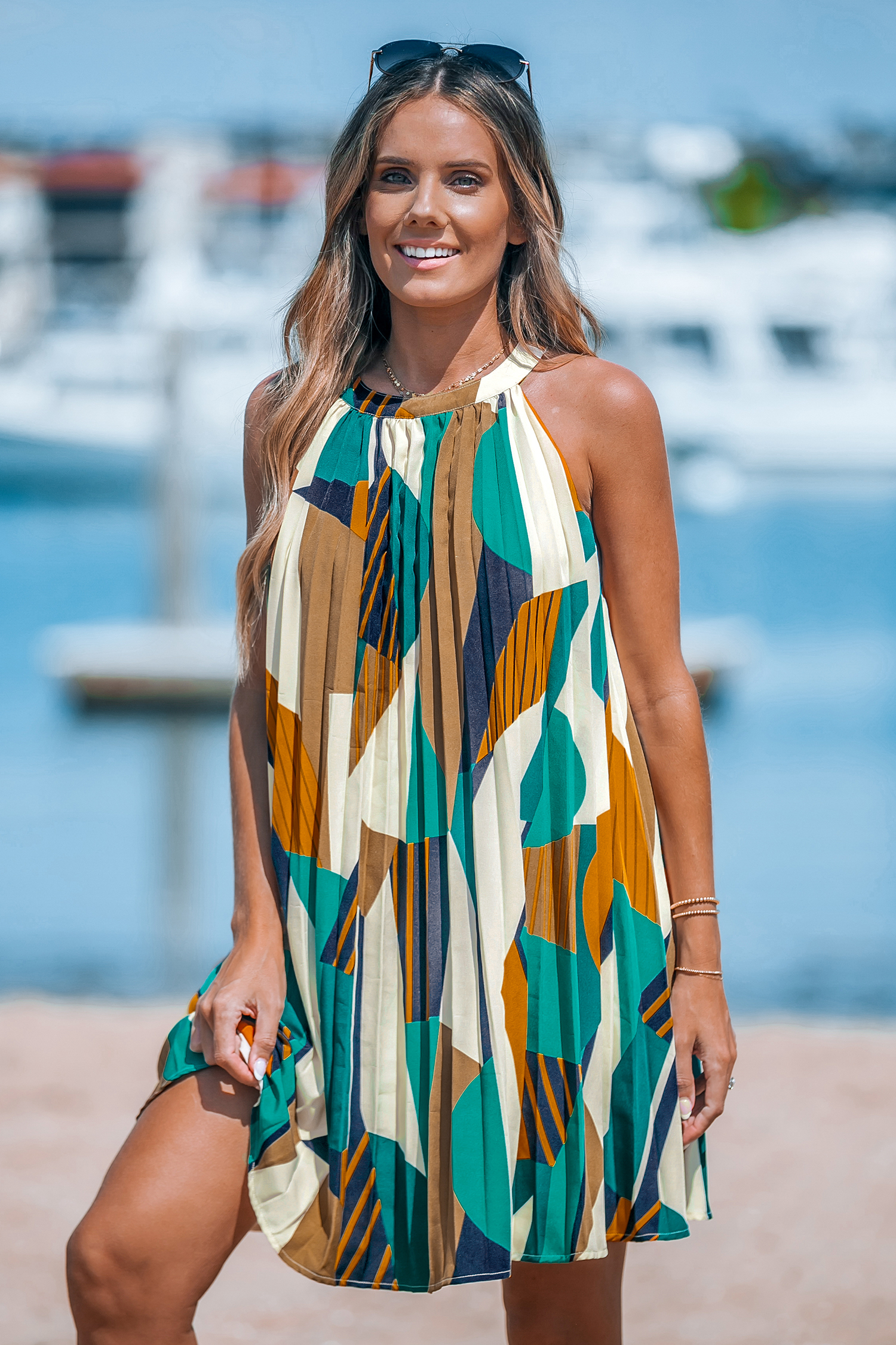 Robe mini ample sans manches à col montant abstraite