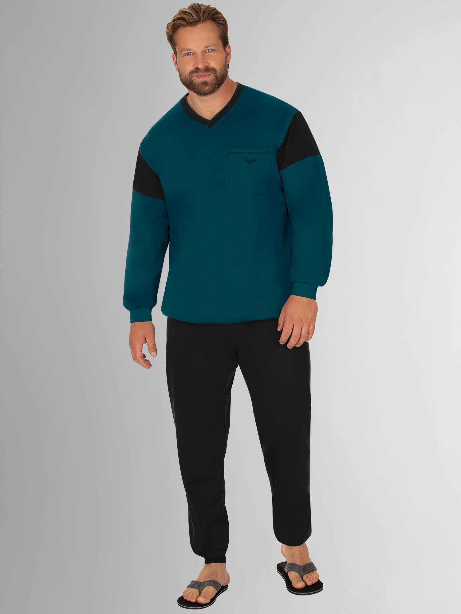 Schlafanzug in modischem Design Saphir