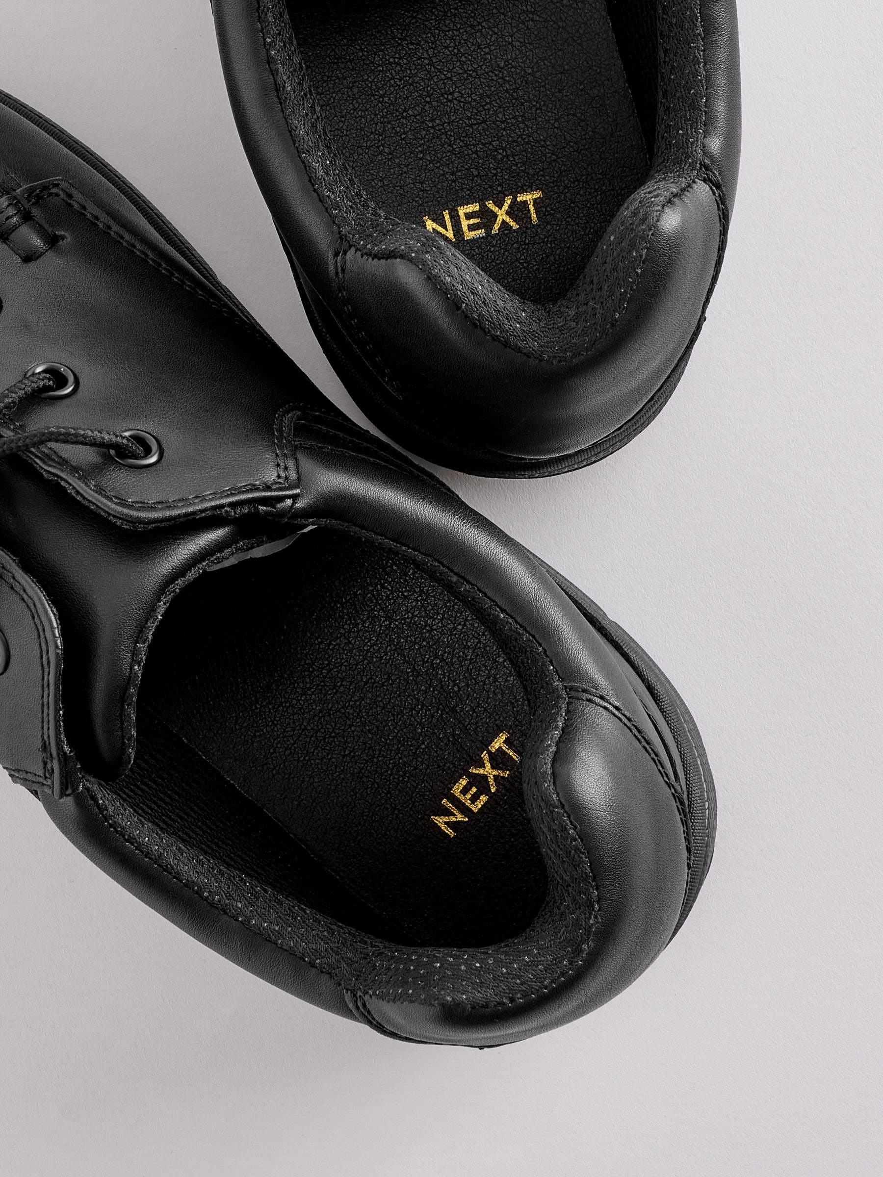 Zwart - Wijde pasvorm - Schoenen met mocassinnaad en veters