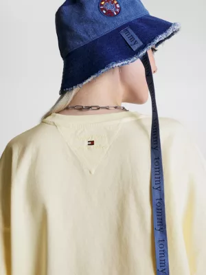 Camiseta com logo essencial