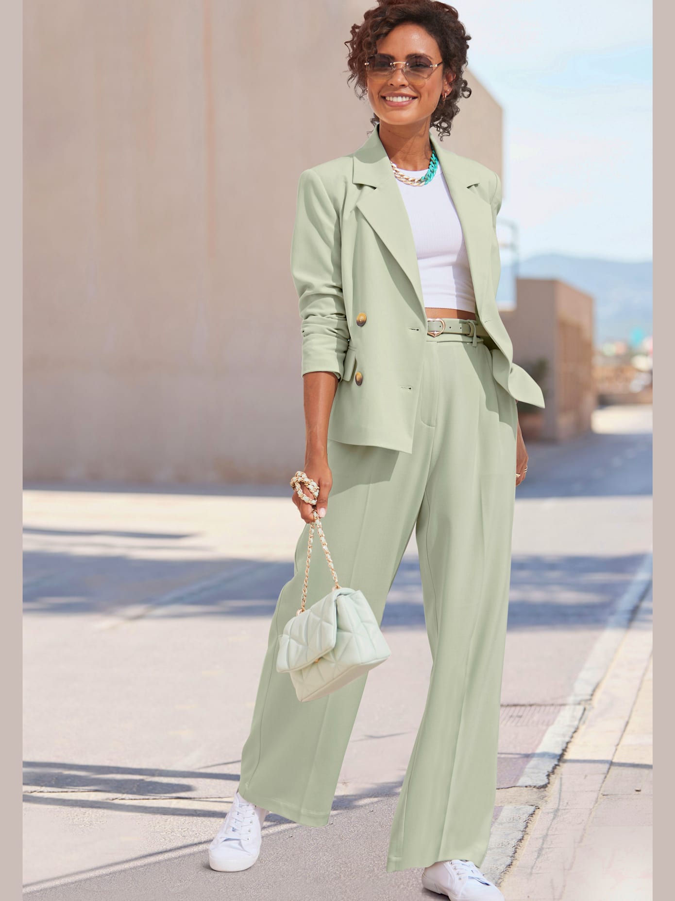 Blazer court blazer doublé avec col à revers pour elle