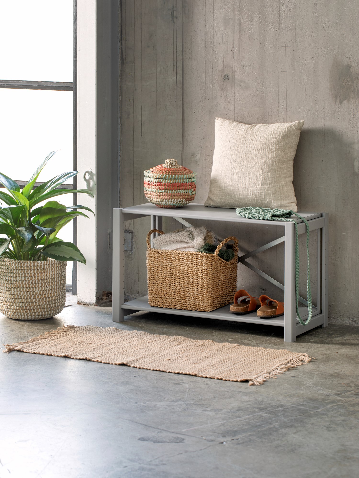 Bænk | Fyrretræ. 82,8 x 38,6 x 48,6 cm. | Silver Grey | abc classic