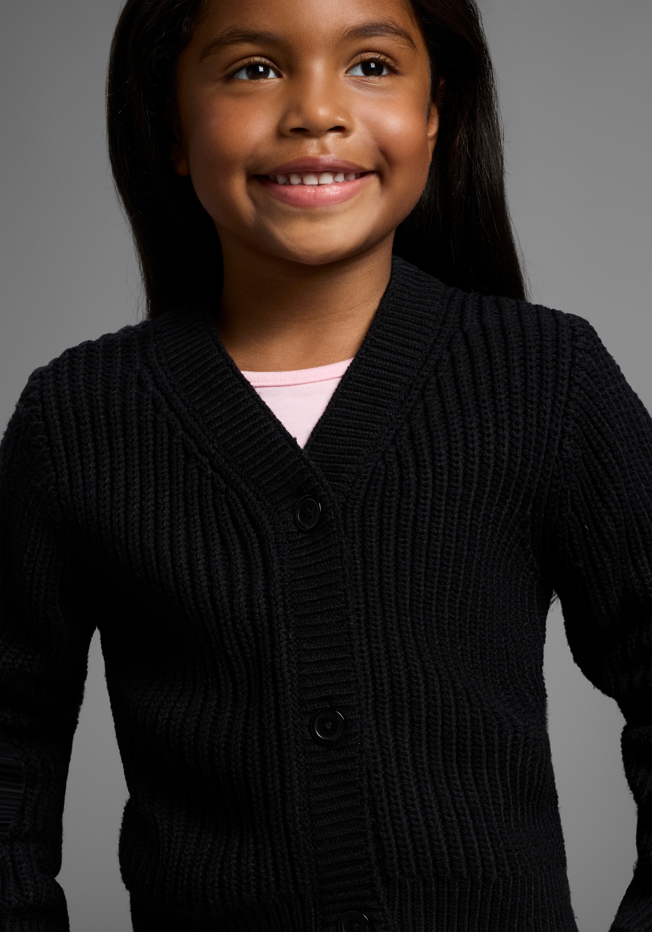 KIDSWORLD Strickjacke »Strickjacke Basic-Style«, Strickjacke, toll zu allem zu kombinieren