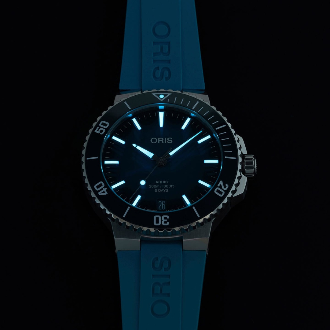 Oris Aquis Date Calibre 400 Blau / Kautschuk Ø 43.5mm