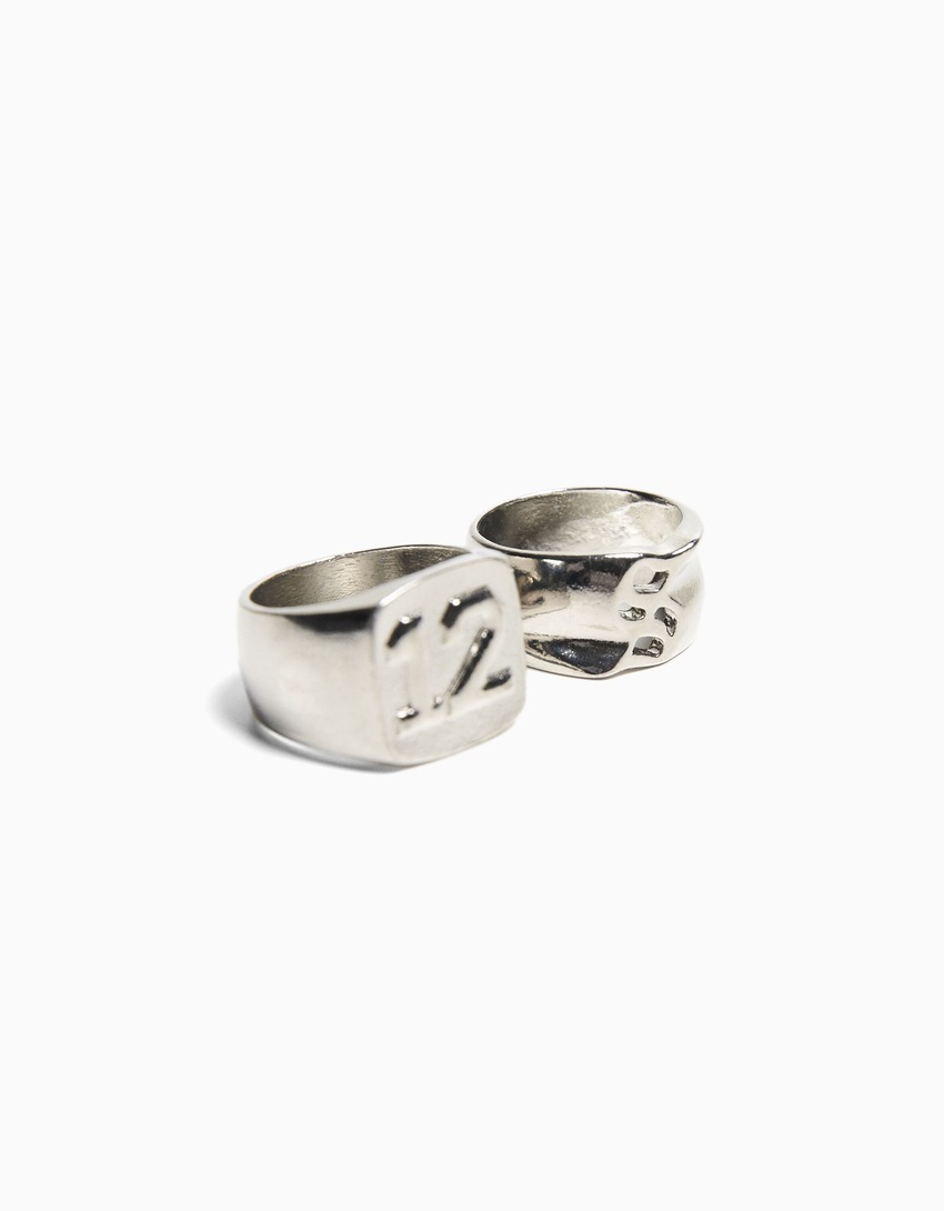 Conjunto de 3 anéis com letras góticas