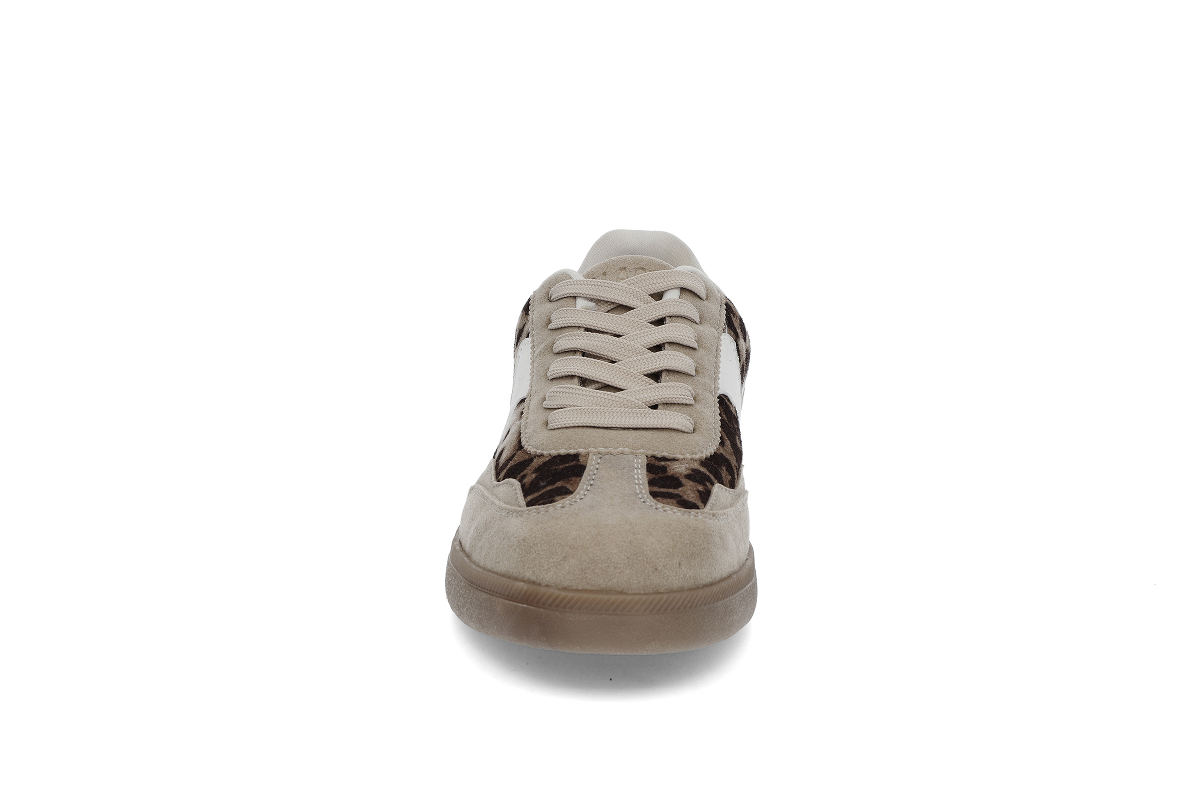 Sporty sneaker