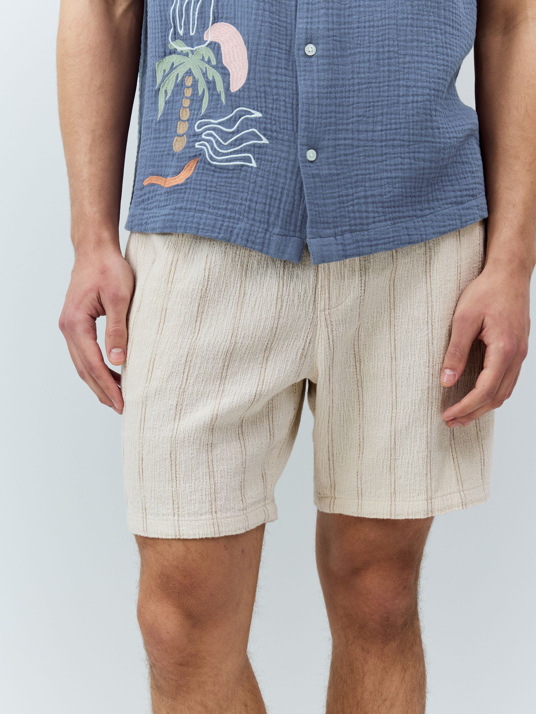 Ecru - Gestreepte short met elastische taille en textuur