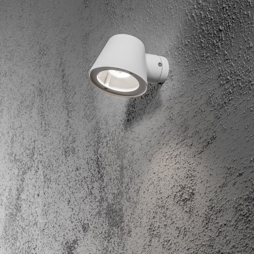Tijdloze wandlamp Trieste van wit aluminium en helder acrylglas, GU10-fitting