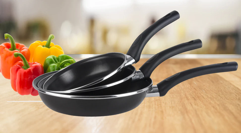 Batterie de cuisine 7 pièces Jeu 3 poêles 18-20-24 cm induction antiad