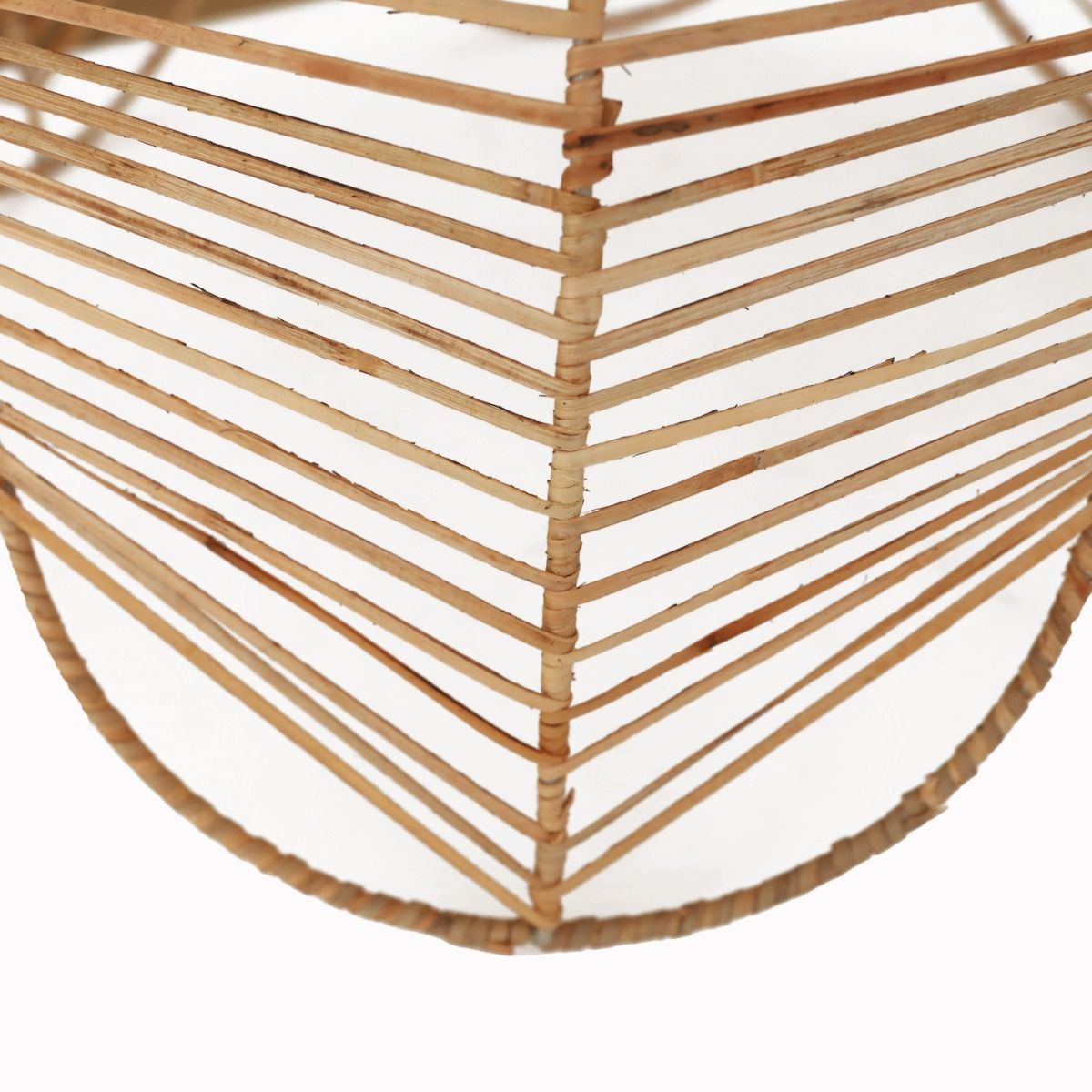 Suspension luminaire en rotin forme tulipe  Atelier jasmin