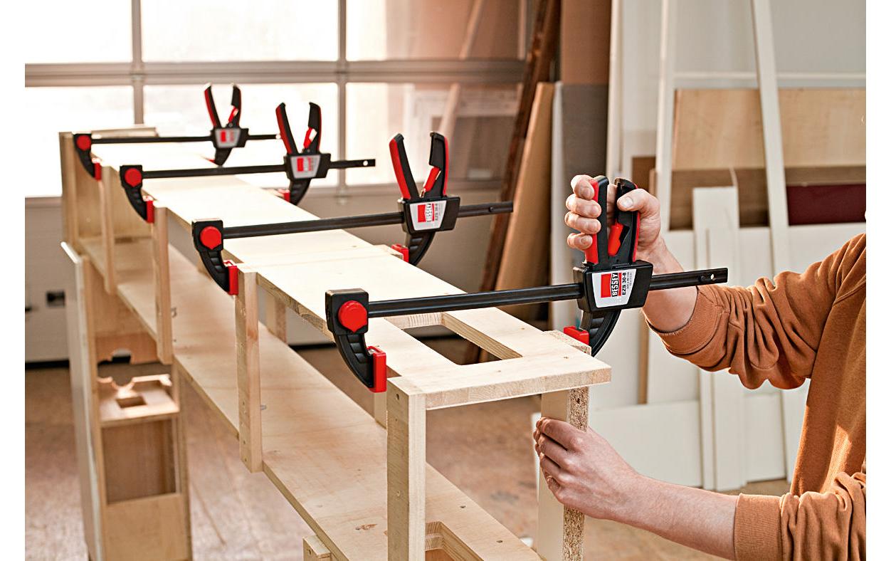 Einhandzwinge EZS15-8 150 x 80 mmEinhandzwinge zum Spannen und Spreizen
