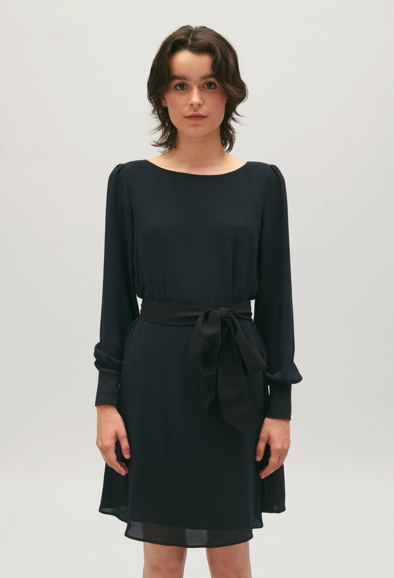 Robe courte ceinturee marine