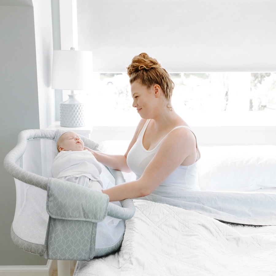HALO® BassiNest® 360° Schwenkbares Beistellbett Essentia Series Morning Mist