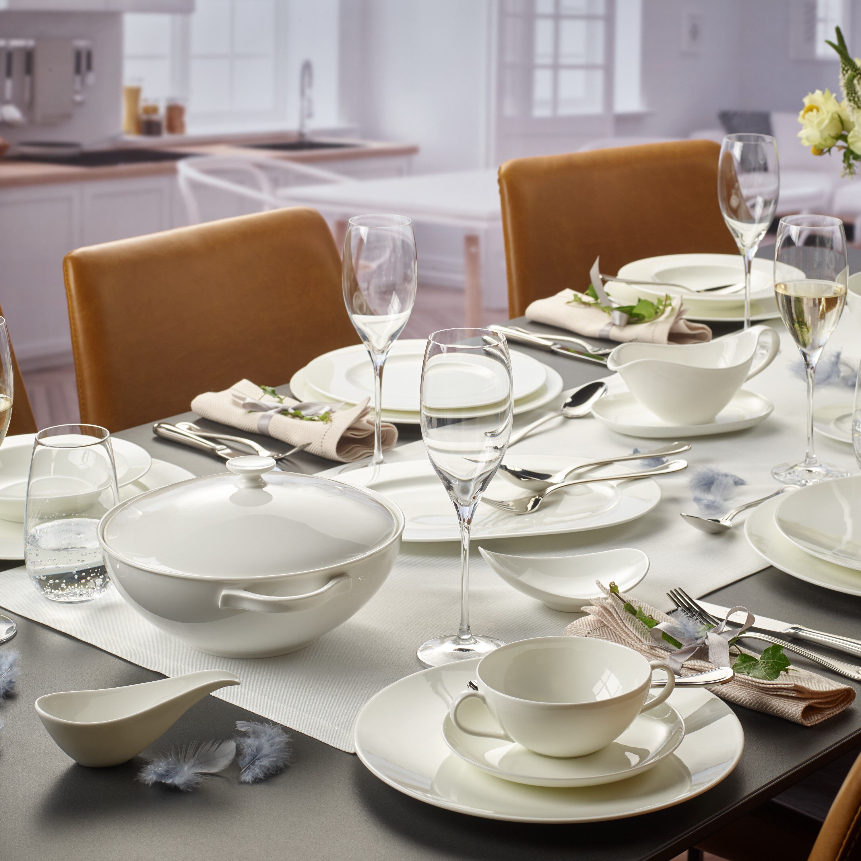 Anmut Tureen White, 50.8 oz, Premium Bone Porcelain