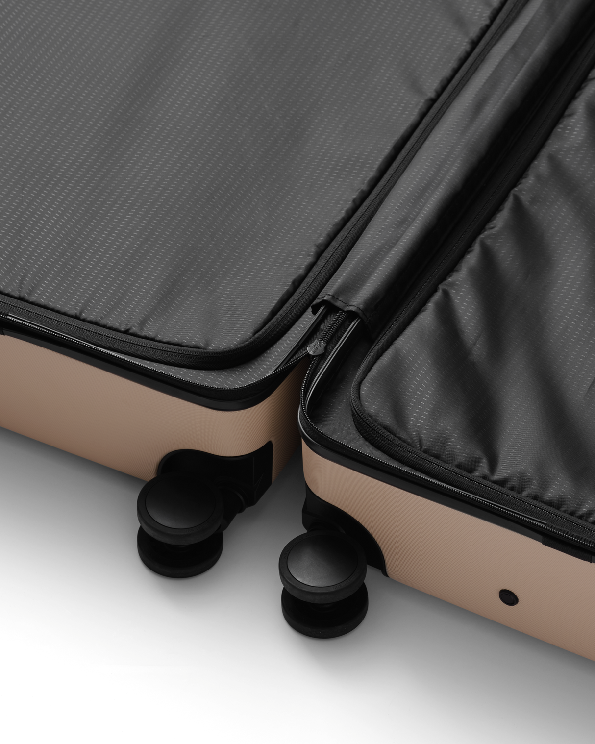 Db<br>Ramverk Check-in Luggage 105L