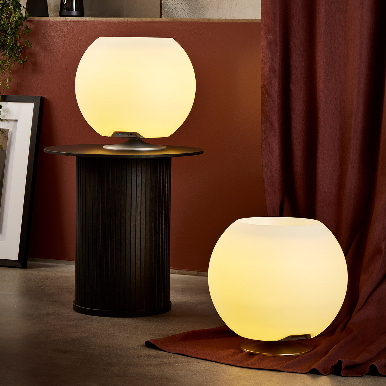 Kooduu Lampe Enceinte Bluetooth sans fil Sphere par Jacob Jensen Design argenté brossé - 38x38x31 cm