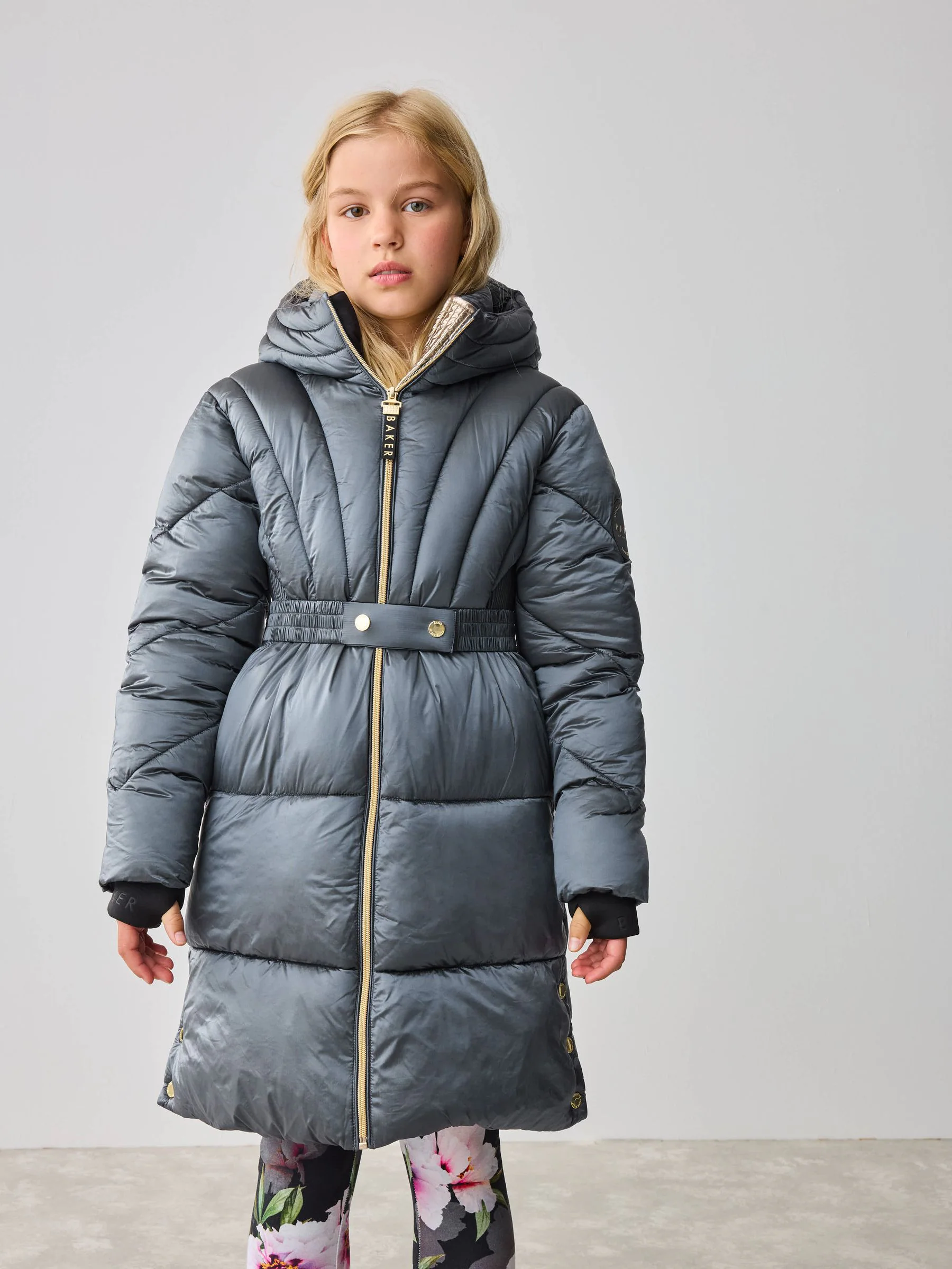 Baker by Ted Baker - Marineblauwe, regenbestendige gewatteerde jas met parels en ceintuur