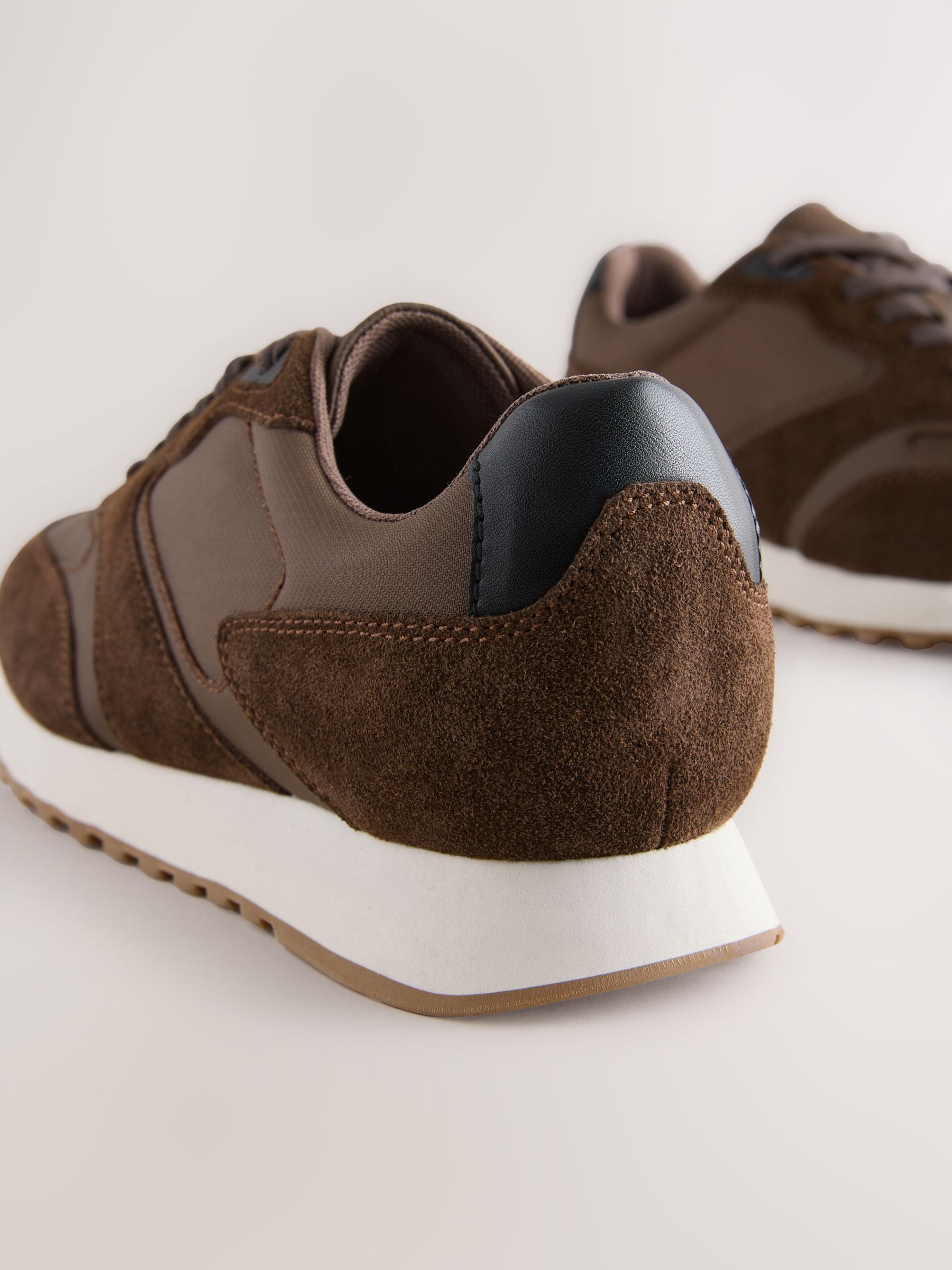 Bruin - Smart Casual Runners Trainers with Suede Trim