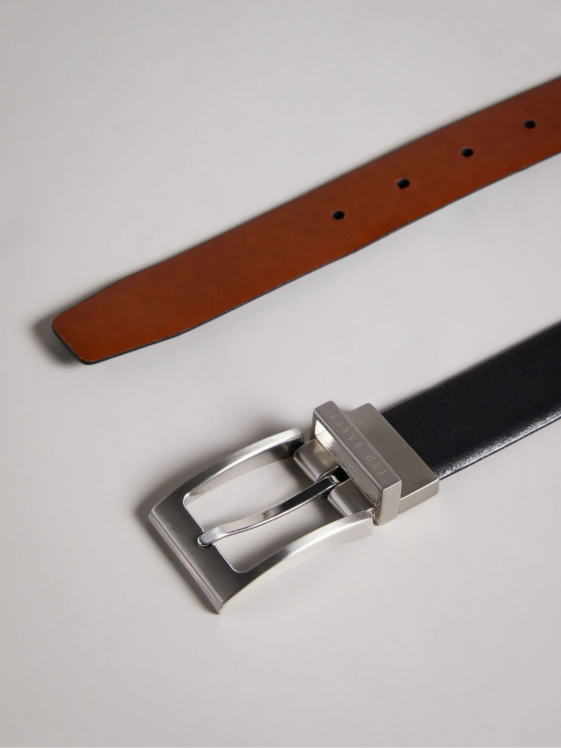 Zwart - Ted Baker omkeerbare leren Karmer riem