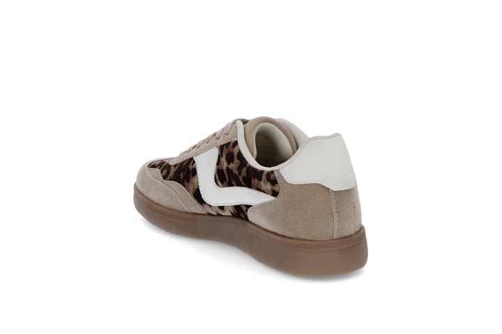Sporty sneaker
