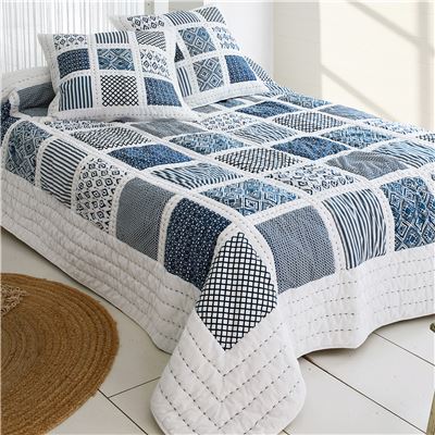 Boutis patchwork de motifs bleus et blancs - BECQUET CRÉATION.