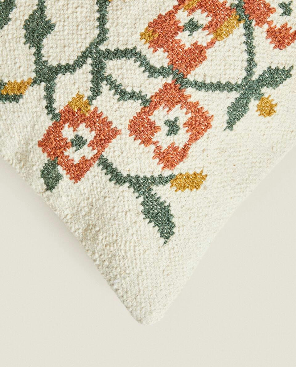 CAPA DE ALMOFADA COM ESTAMPA FLORAL