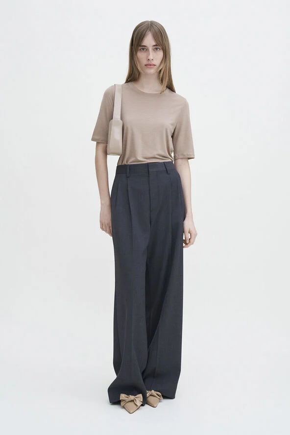 Filippa K Elena Tee Sandstone