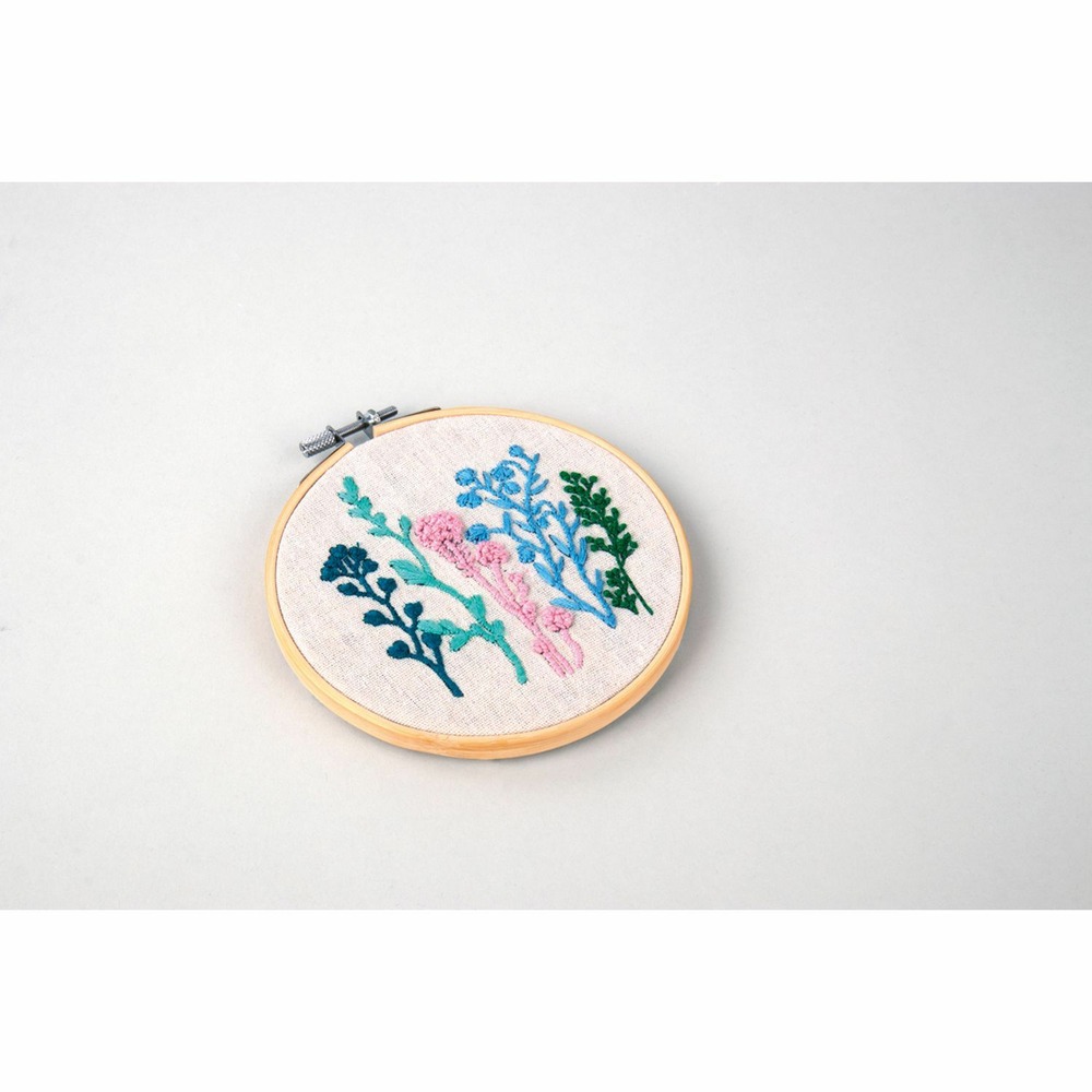 Kit de broderie - fleurs et graminées - 13,5 cm