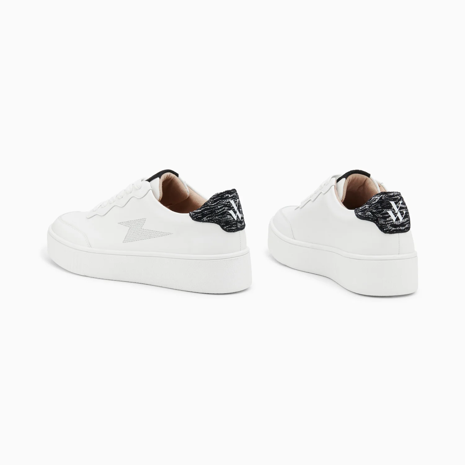 Sneakers-Baskets éclair Carolane blanc et noir imprimé zèbre à lacets