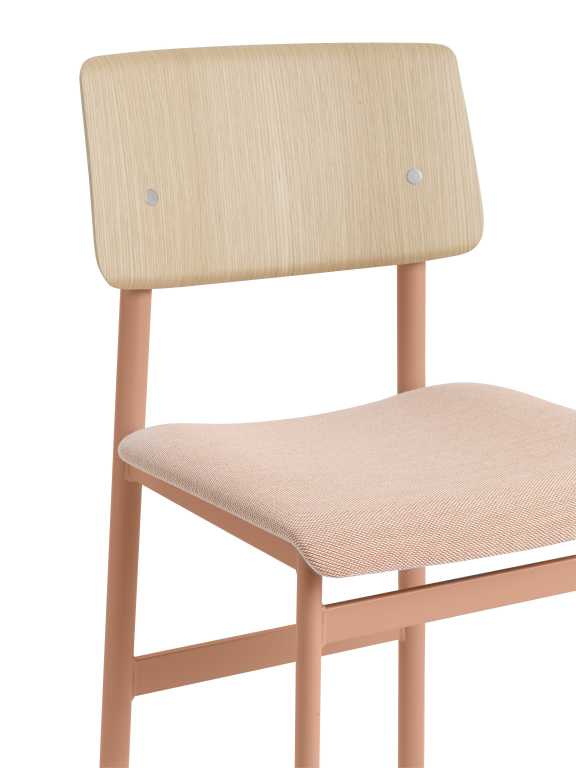 Muuto Loft gestoffeerde barkruk 65cm steelcut trio 966, dusty green/eiken