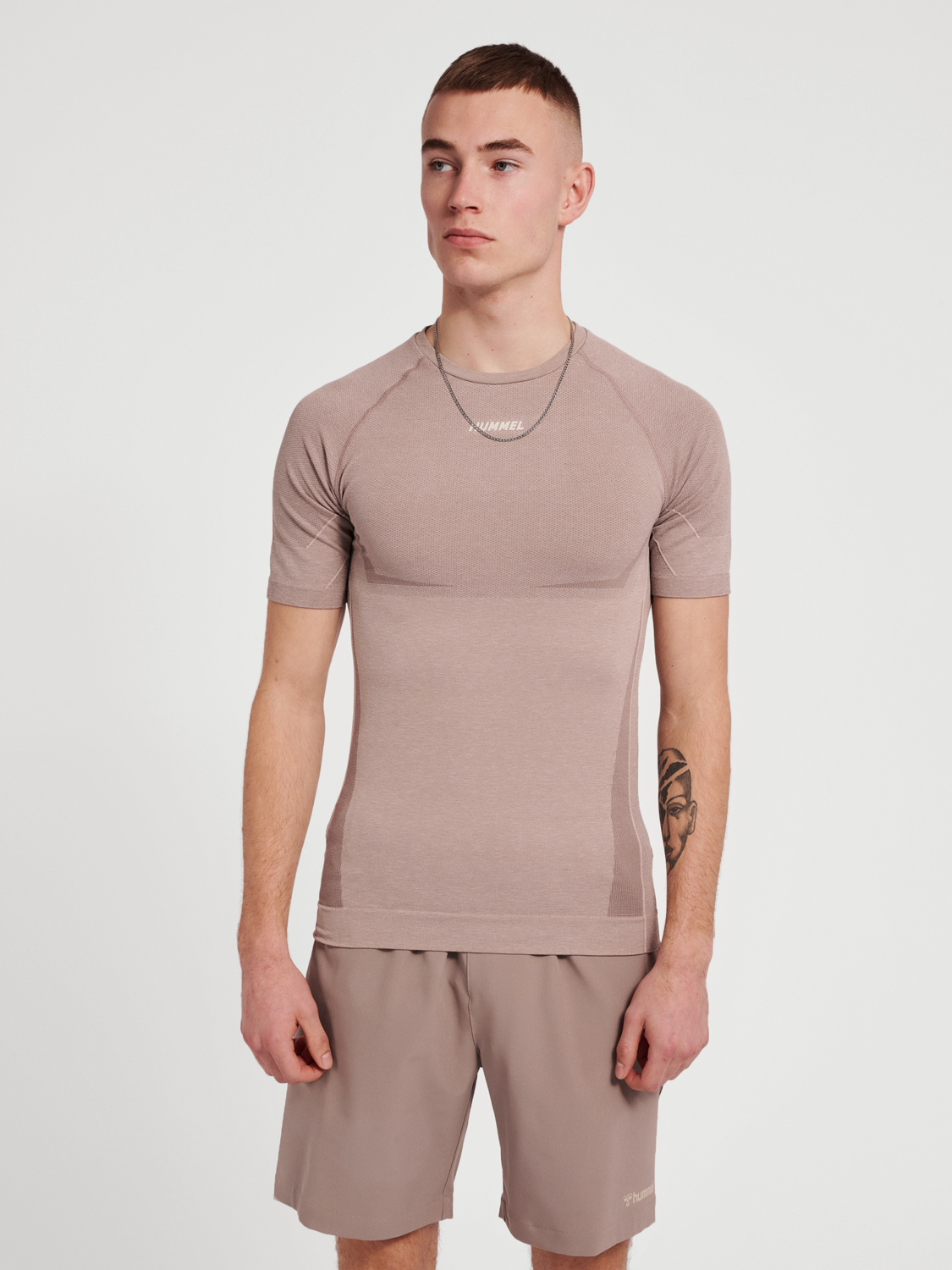 hmlTE MIKE SEAMLESS T-SHIRT