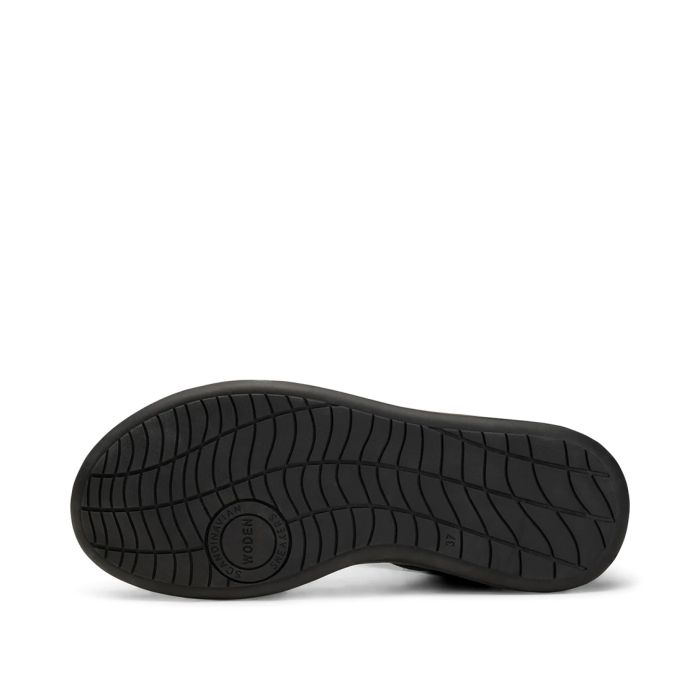 Line Sandal