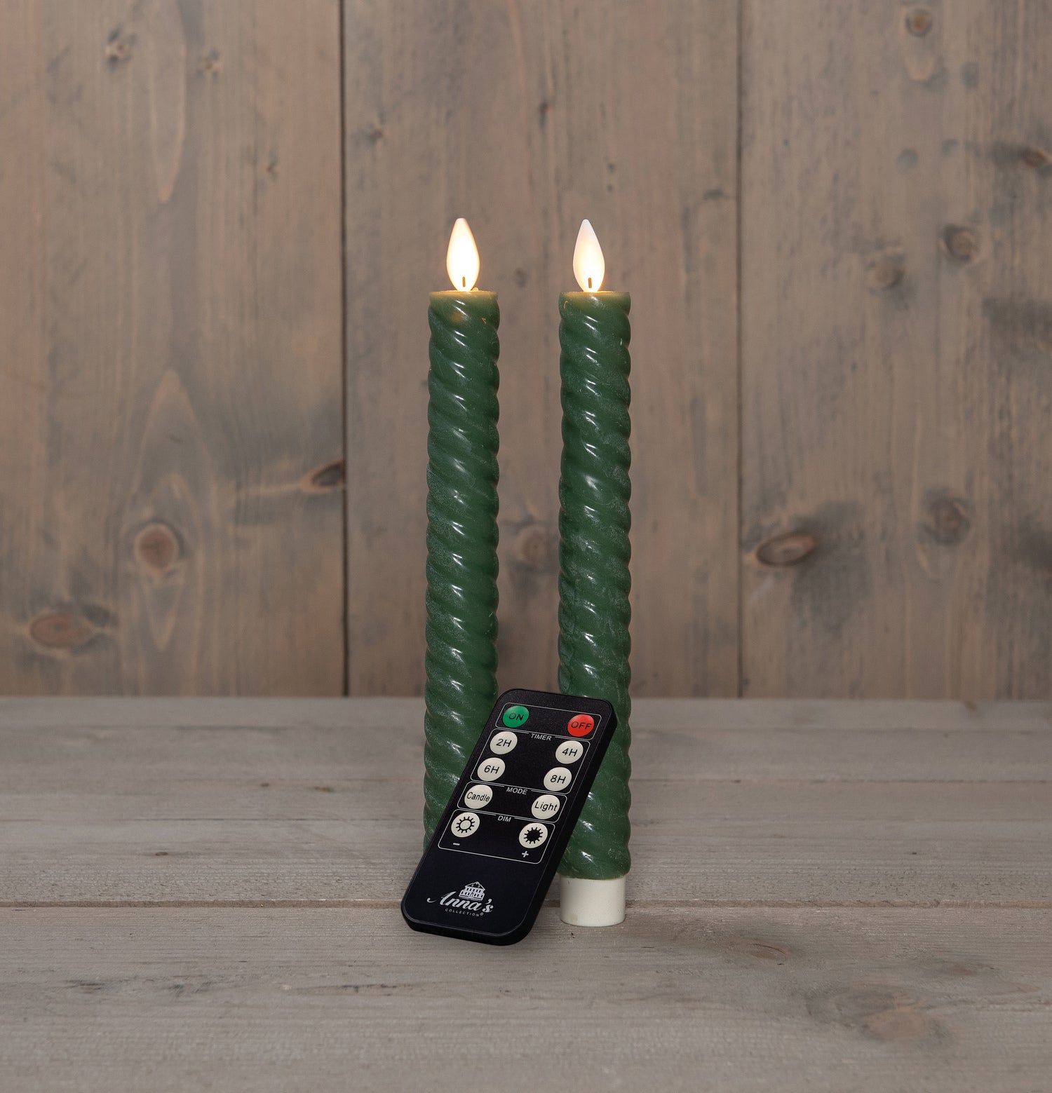Anna's Collection LED dinerkaars Swirl bewegende vlam met timer groen D 2,2 H 23 cm 2 stuks
