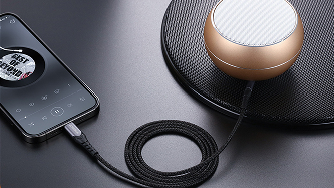 (1m) Lightning auf 3.5mm Klinke Stecker AUX Audiokabel Nylon mit vergoldeten Kontakten (Männlich) - Schwarz