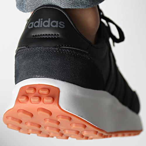 Baskets Run 70s ID1876 Carbon Core Black Footwear White