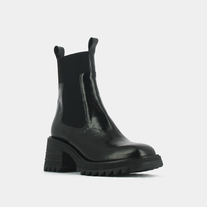 Boots à élastiques et semelles crantées  en cuir glacé noir